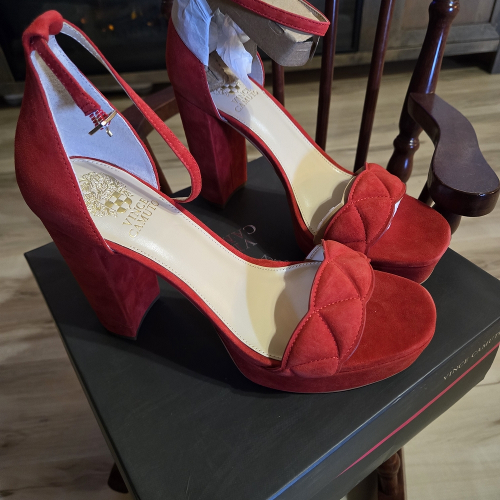 ❤️ Vince Camuto Red Suede Platform Heels